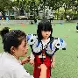 橄榄球淘汰赛掀起高潮，粤西巨龙队逆转荆楚迅豹队，高压逼抢奏功——定位球制造杀机